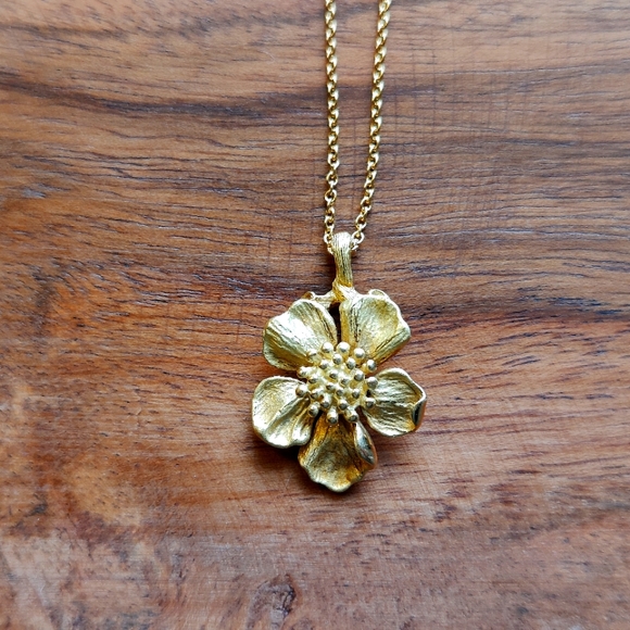 Rare Tiffany & Co Dogwood Wild Rose Necklace 18k 16" - Picture 3 of 5